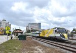 Northbound Brightline train approaching WPB Station on the FEC right of way